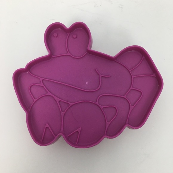 Vintage 1993 Lyons Barney by the Sea Purple Plastic Dinosaur Cookie Cutters - Picture 5 of 5